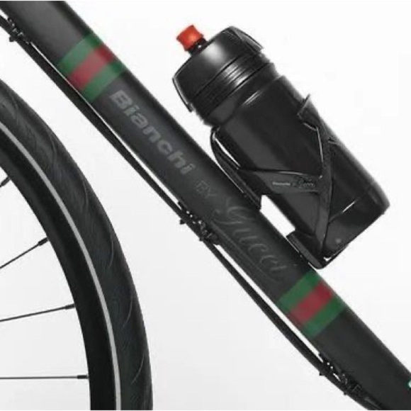 GUCCI x BIANCHI Black Crest Logo Water Bottle - Picture 4 of 11